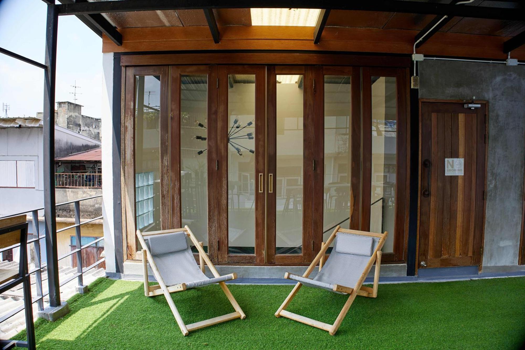 Timber Hostel Banguecoque Exterior foto